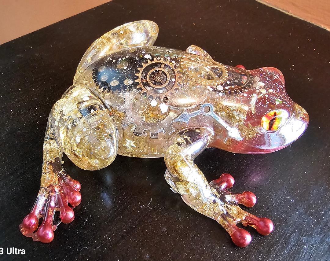Red toes Steampunk Frog
